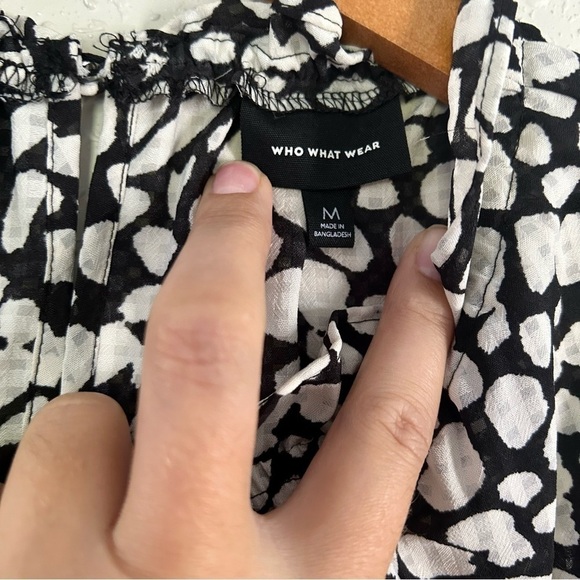 🦋 Who What Wear Black White Speckled Sleeveless High Neck Blouse Medium - Picture 2 of 6